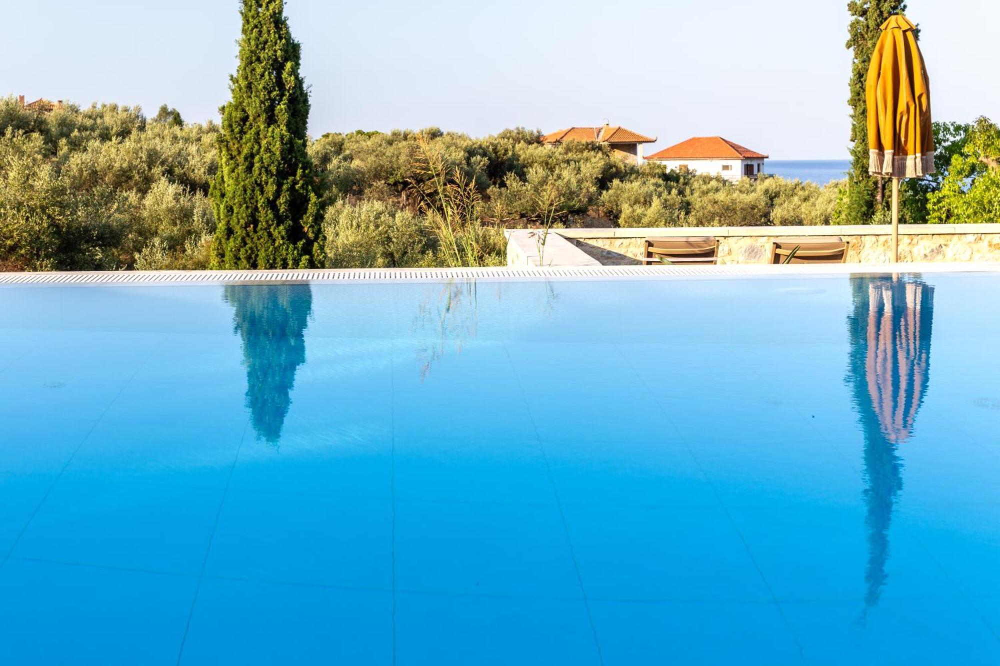 Olympia Zervea Studios With Pool - Apartment Kardhamili Luaran gambar