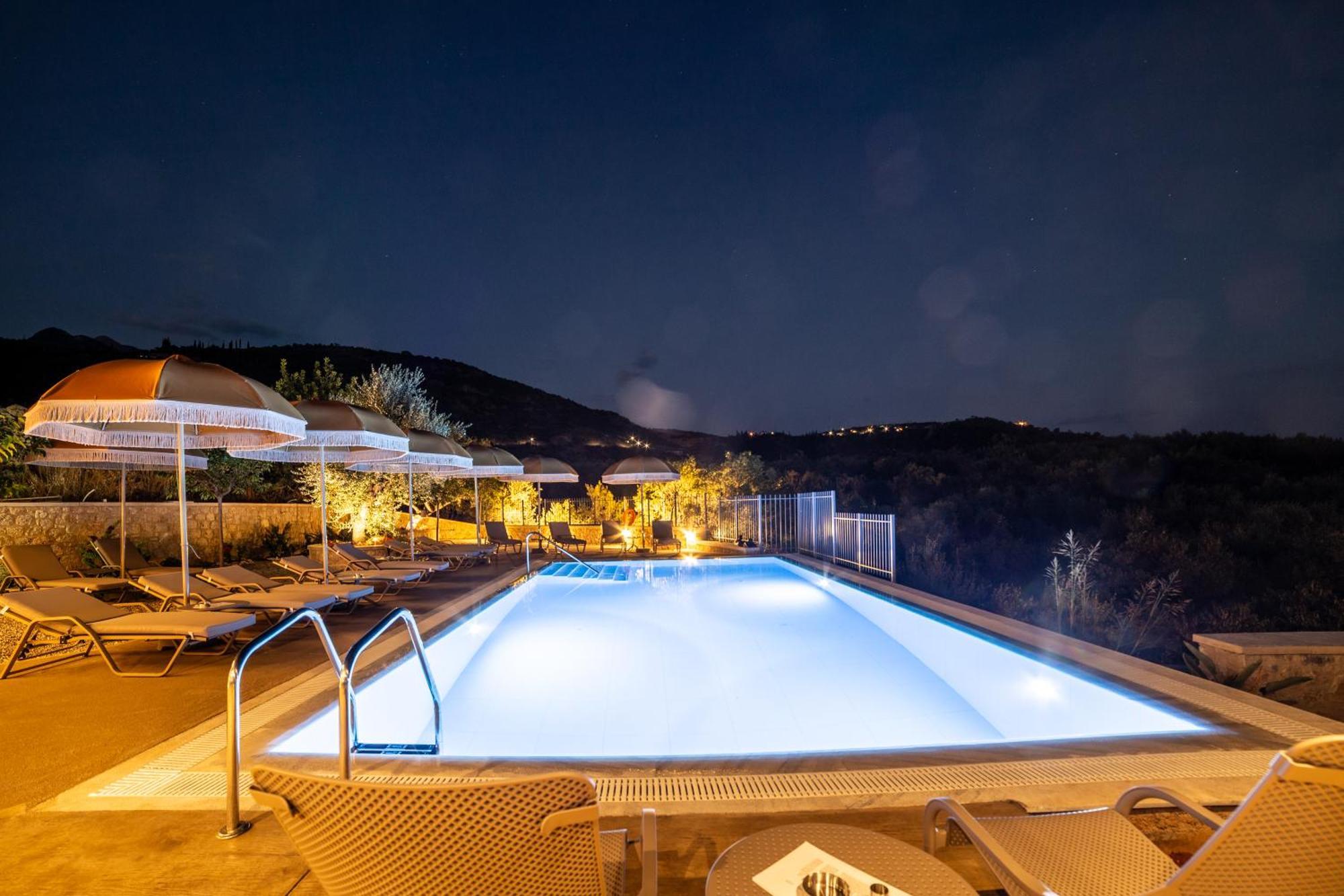 Olympia Zervea Studios With Pool - Apartment Kardhamili Luaran gambar