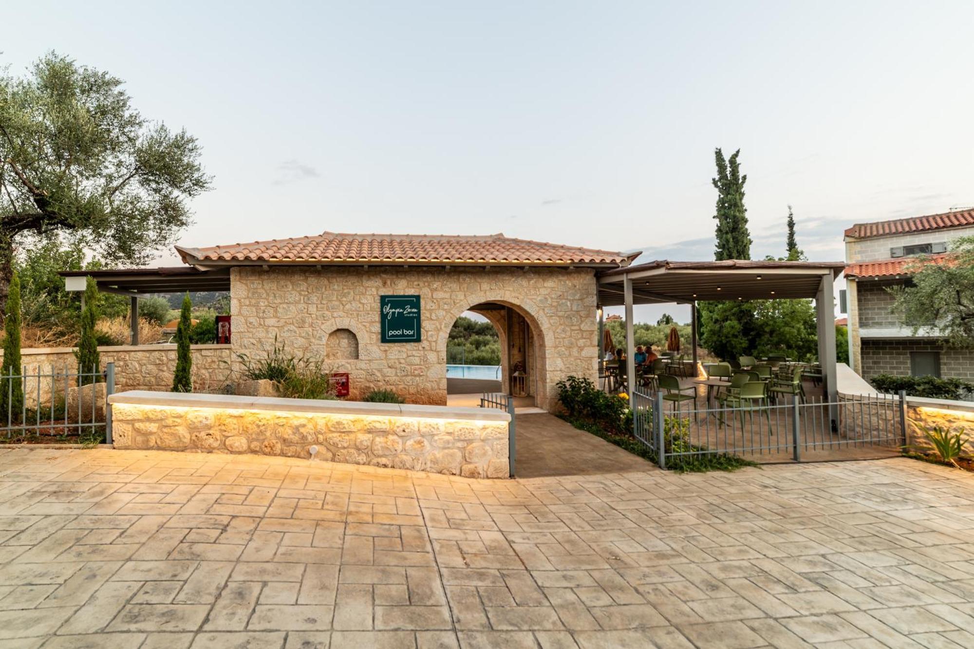 Olympia Zervea Studios With Pool - Apartment Kardhamili Luaran gambar