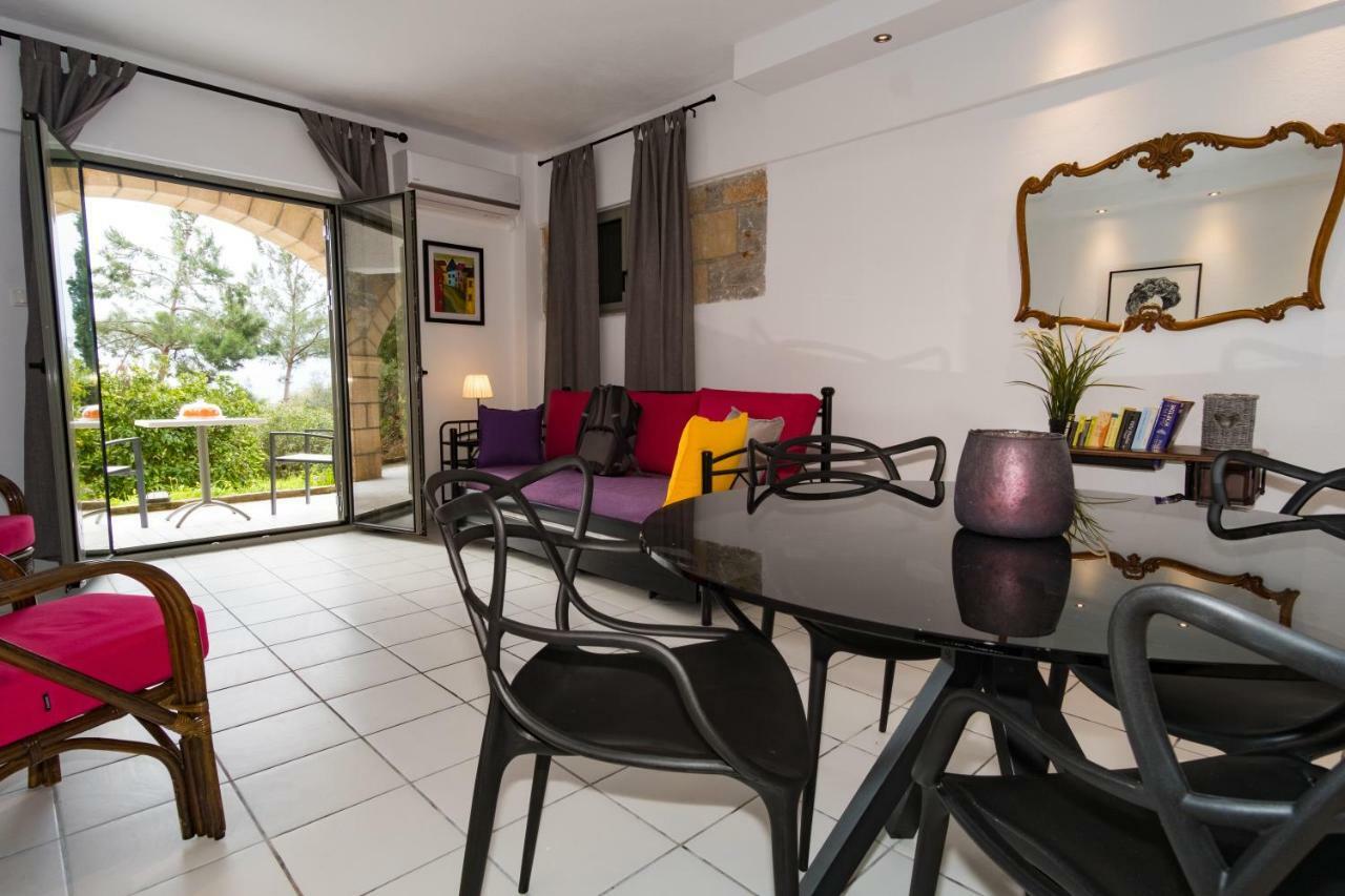 Olympia Zervea Studios With Pool - Apartment Kardhamili Luaran gambar