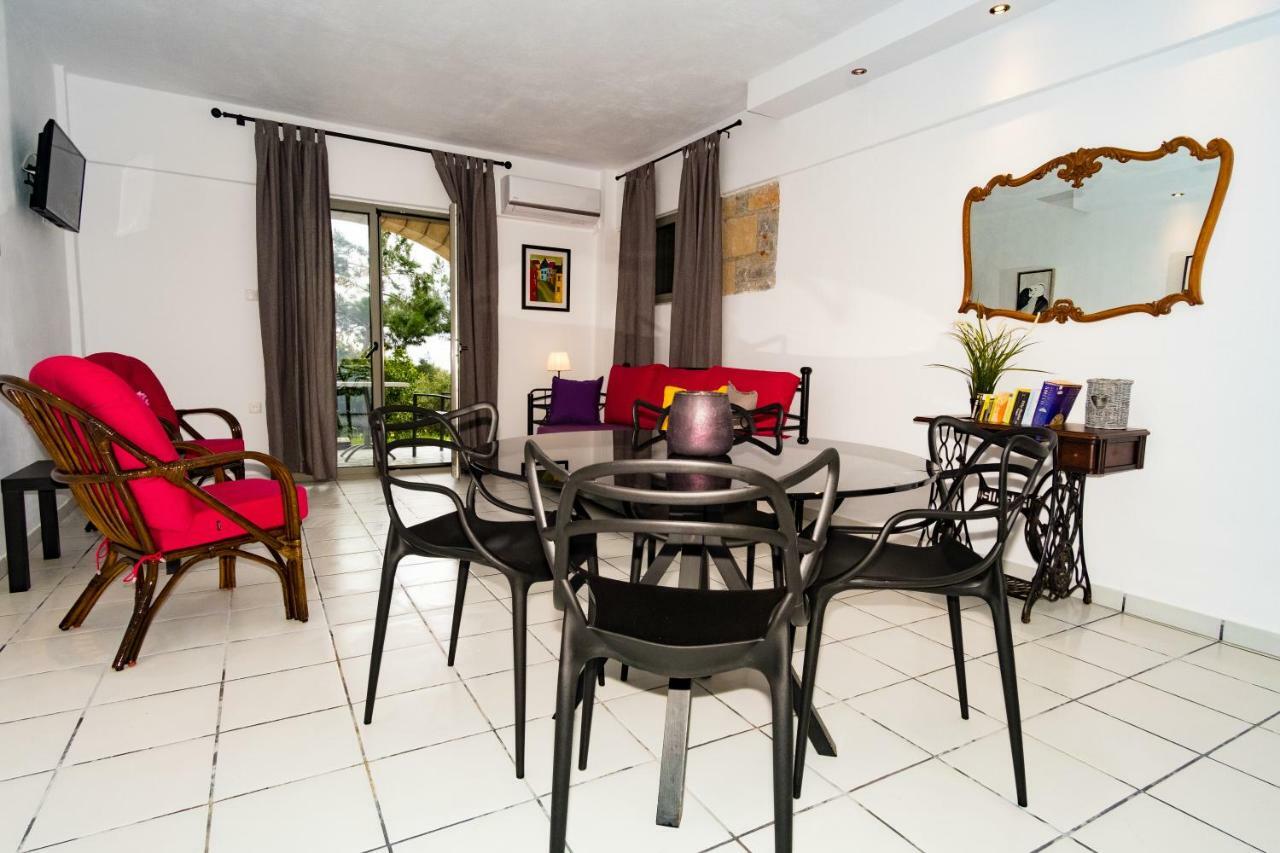 Olympia Zervea Studios With Pool - Apartment Kardhamili Luaran gambar