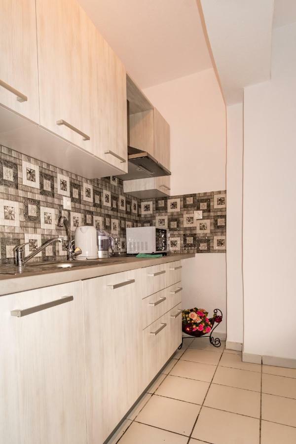 Olympia Zervea Studios With Pool - Apartment Kardhamili Luaran gambar